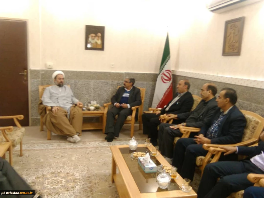 دیدار با حاج آقا محامی نماینده ولی فقیه و امام جمعه محترم زاهدان 3