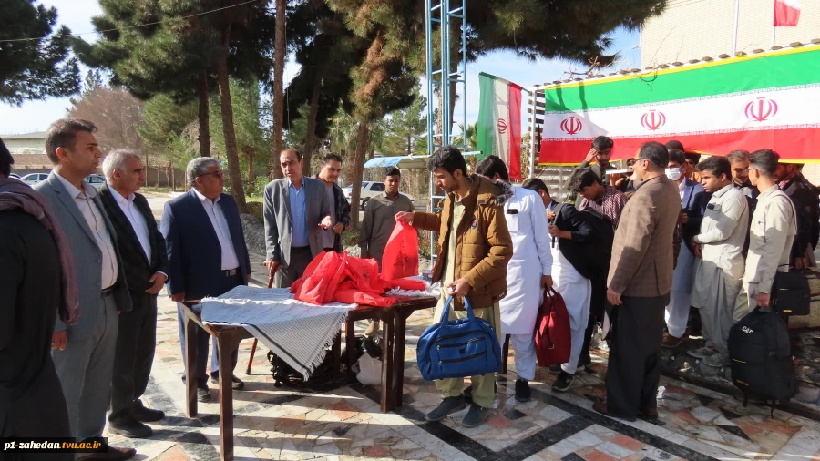 دومین کاروان زیارتی راهیان نور دانشگاه فنی و حرفه‌ای استان سیستان وبلوچستان به سمت مناطق عملیاتی جنوب کشور اعزام شد
 4