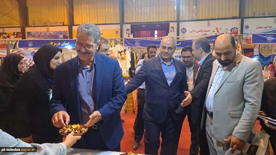 با حضور معاون توسعه اشتغال وزارت تعاون، کار و رفاه اجتماعی آغاز به کار کرد:
هشتمین بازارچه دانشجویی دانشگاه ملی مهارت در دانشکده دکتر شریعتی تهران 3