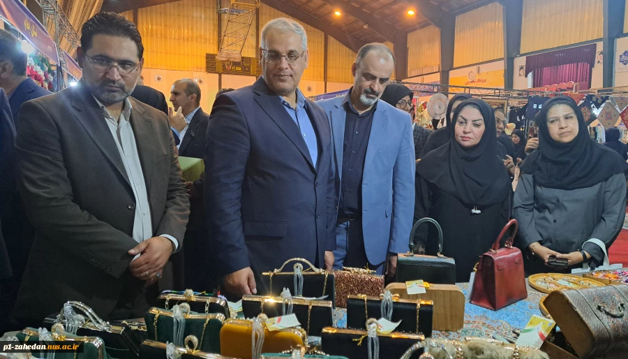 با حضور معاون توسعه اشتغال وزارت تعاون، کار و رفاه اجتماعی آغاز به کار کرد:
هشتمین بازارچه دانشجویی دانشگاه ملی مهارت در دانشکده دکتر شریعتی تهران 4