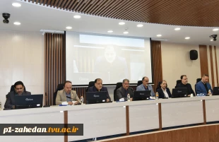 با حضور اعضای هیئت رئیسه دانشگاه و مدیران کل ستادی:
ارائه گزارش سفر ریاست دانشگاه ملی مهارت به چین 3