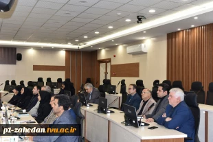 با حضور اعضای هیئت رئیسه دانشگاه و مدیران کل ستادی:
ارائه گزارش سفر ریاست دانشگاه ملی مهارت به چین 4